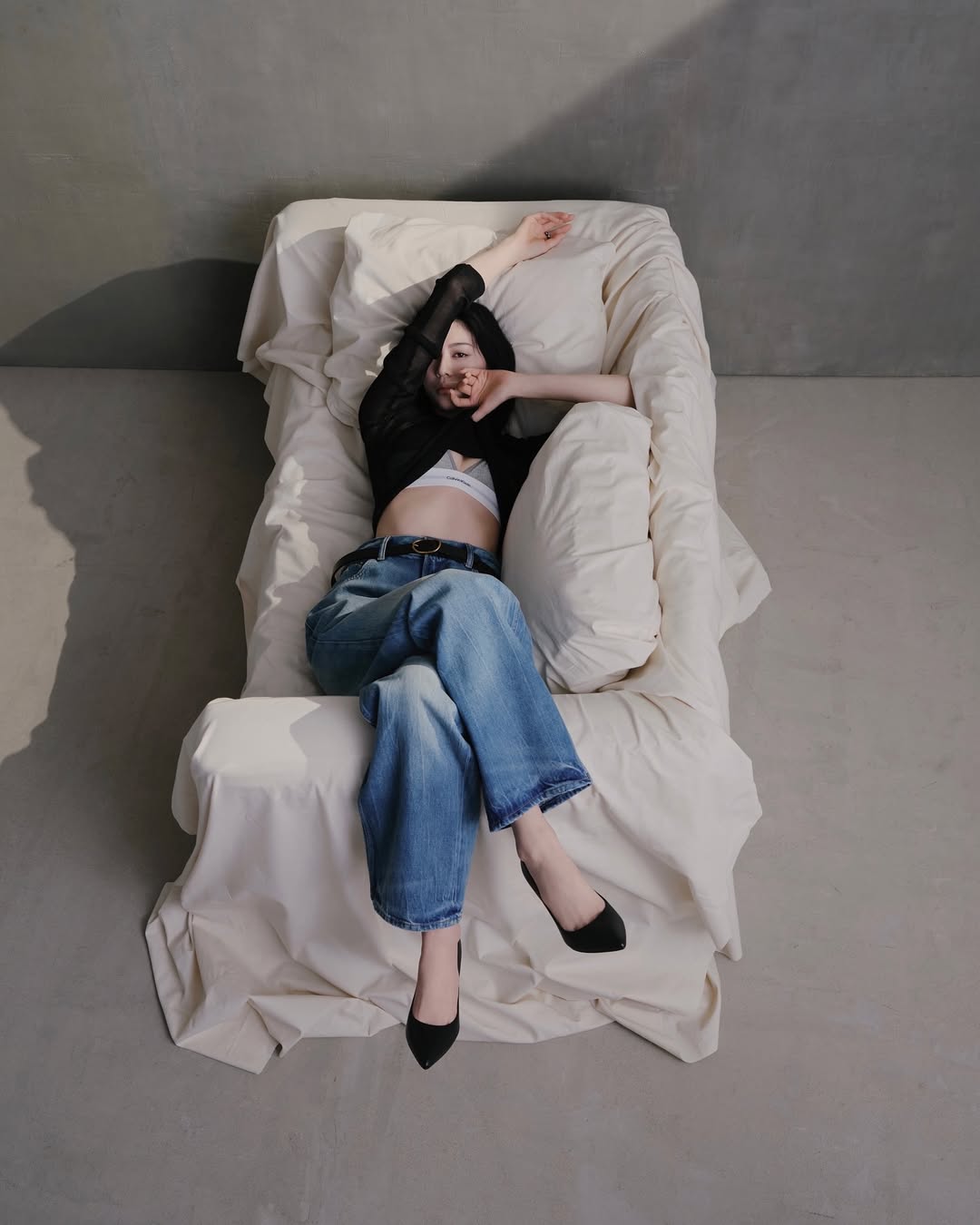 三吉彩花Calvin Klein内衣性感大秀，发现与众不同的另一面