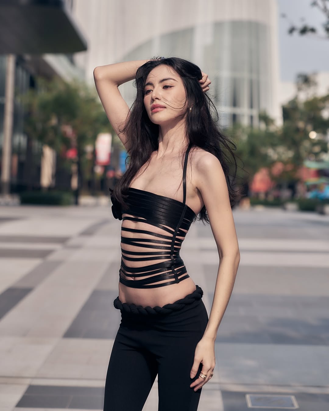 黛薇卡·霍内（Mai）“捆绑式”性感你喜欢吗，“买一送一”让你看个够