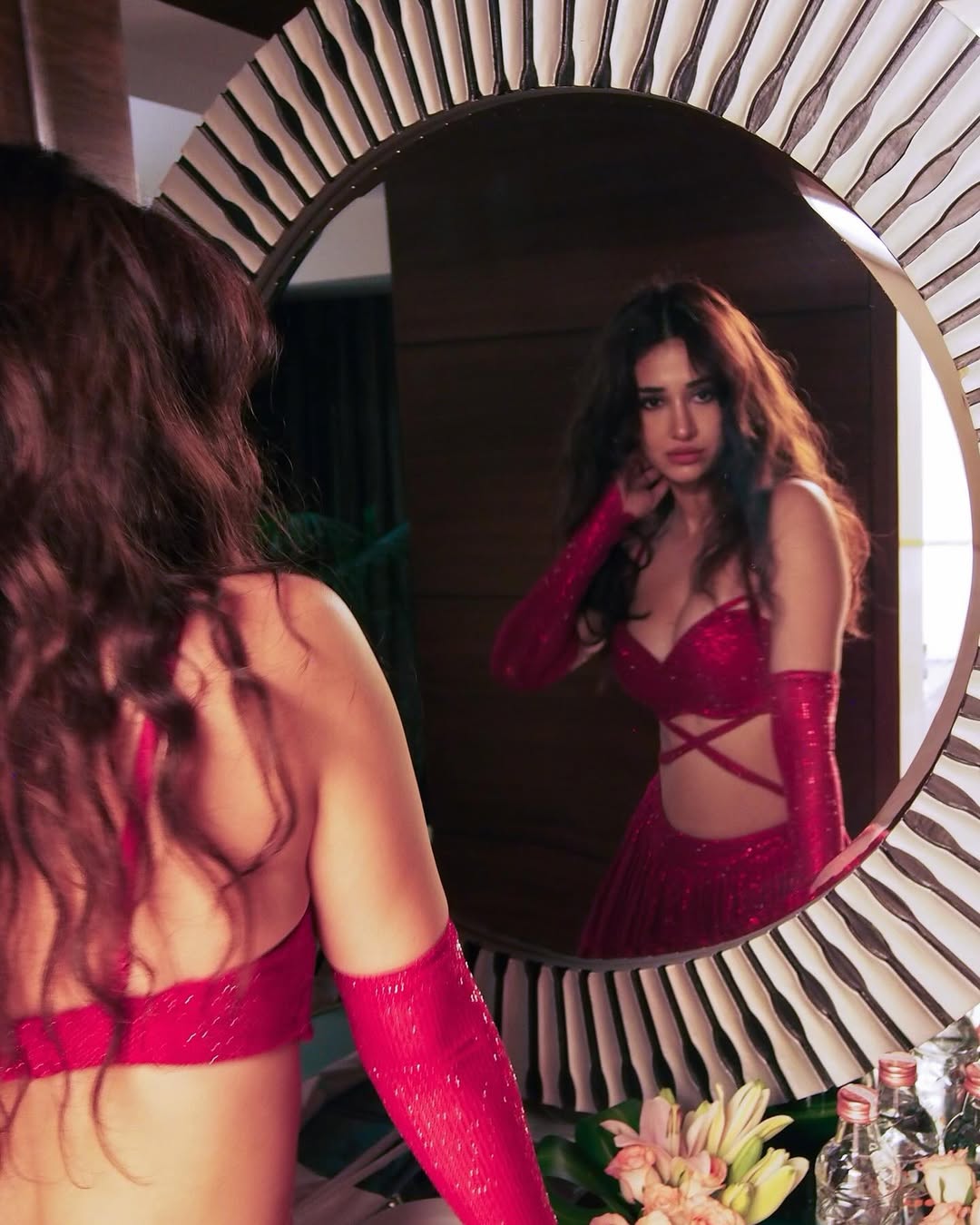 迪莎·帕塔尼（Disha Patani）丰满而凹凸有致，性感到风情万种无以复加