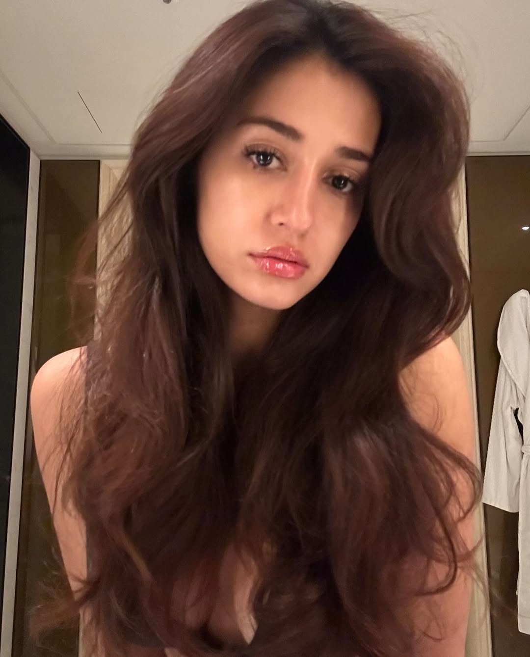 迪莎·帕塔尼（Disha Patani）让人欲罢不能的惹火身材，每一条曲线都十分完美
