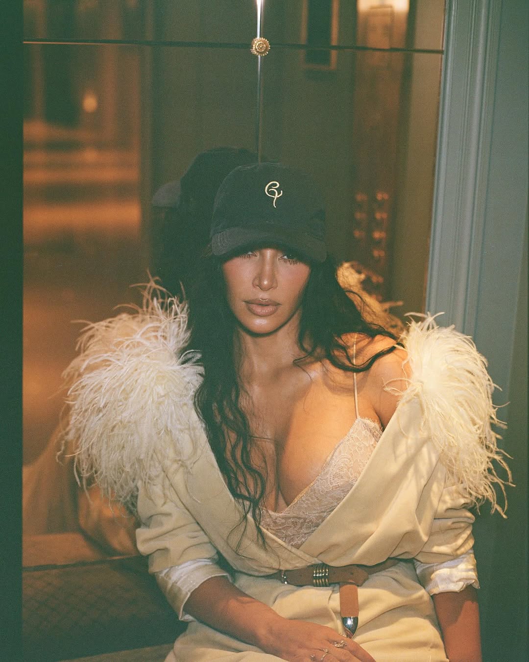 金·卡戴珊（Kim Kardashian）在巴黎充实又丰满的一天