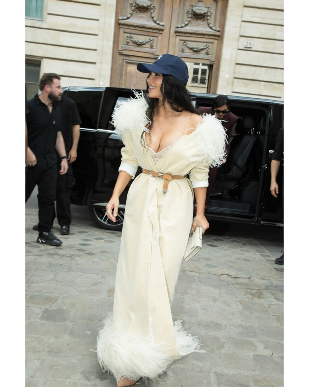 金·卡戴珊（Kim Kardashian）在巴黎充实又丰满的一天