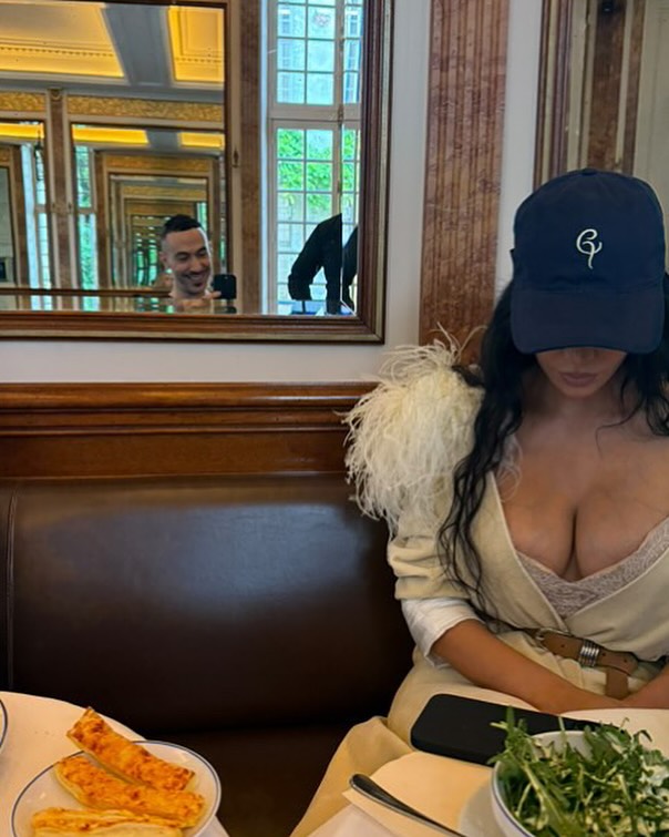 金·卡戴珊（Kim Kardashian）在巴黎充实又丰满的一天