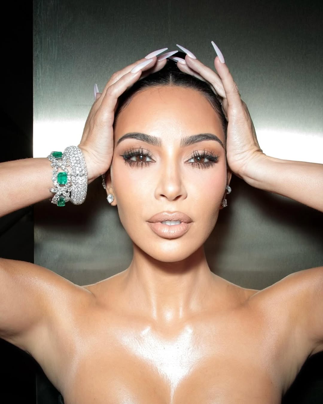 金·卡戴珊（Kim Kardashian）在巴黎充实又丰满的一天