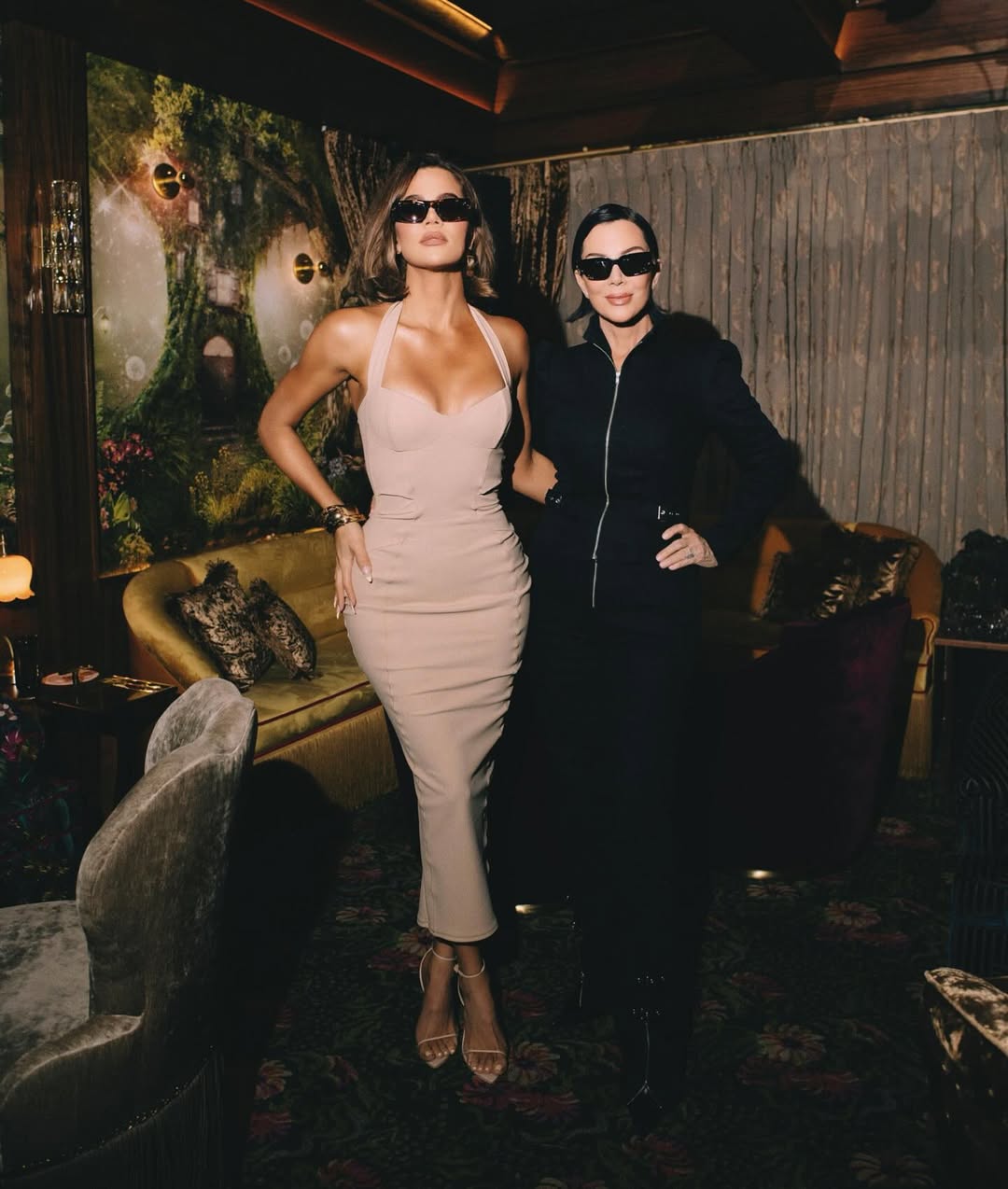视觉过山车：科勒·卡戴珊（Khloe Kardashian）和美女们，用火辣身材点燃夏天