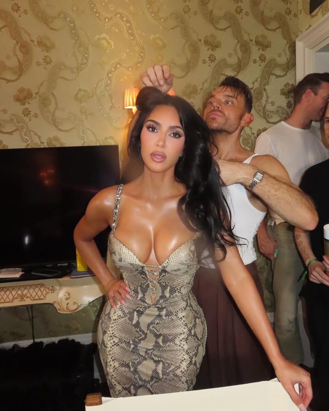 金·卡戴珊（Kim Kardashian）的火爆身材，让这个夏天更加热血偾张