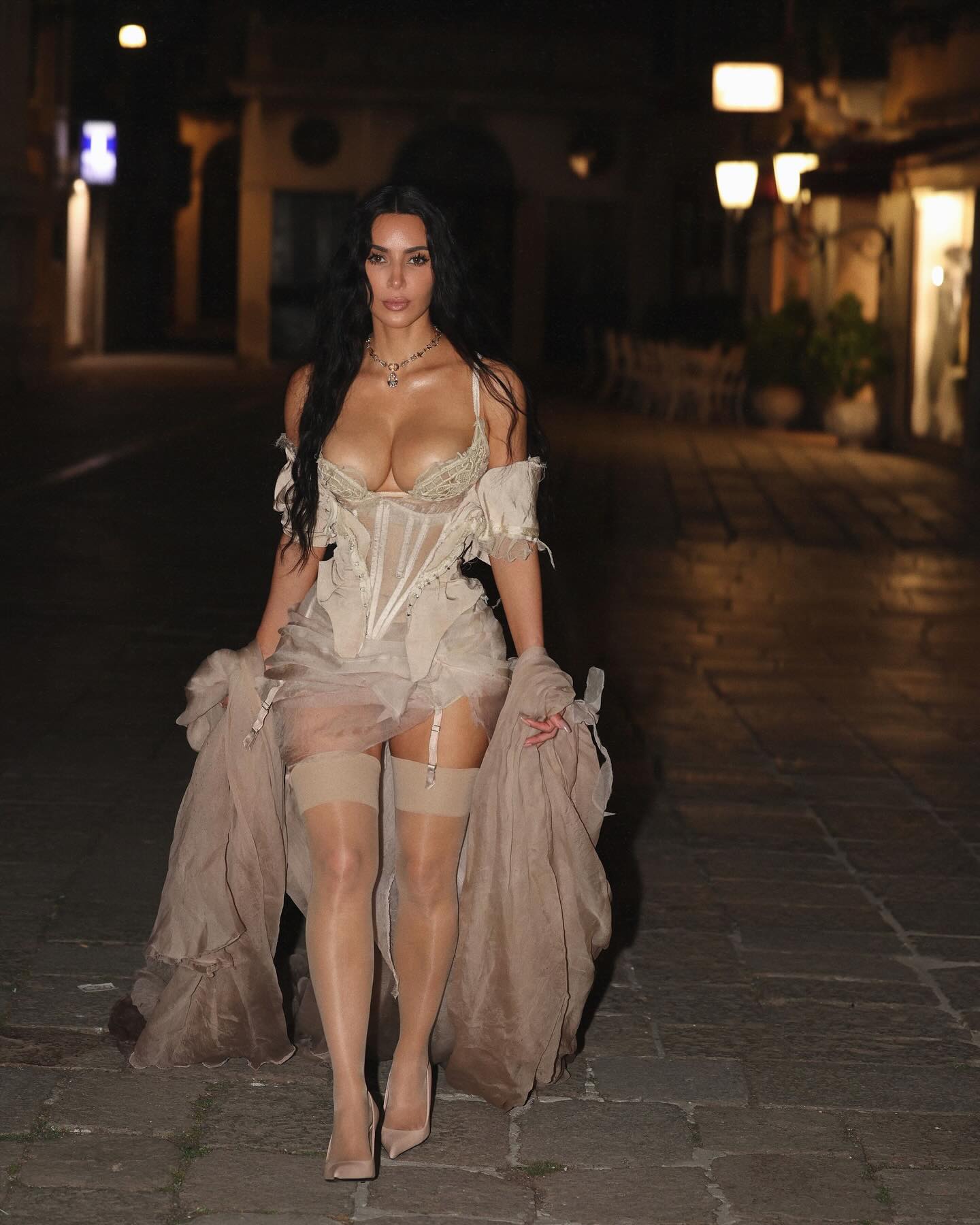金·卡戴珊（Kim Kardashian）在威尼斯的性感大秀，成熟的性感呼之欲出